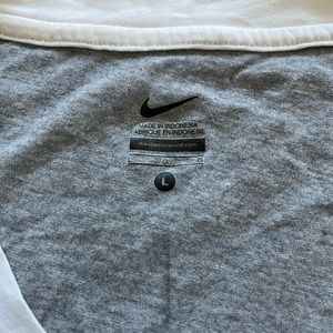 Purdue NIKE v-T-shirt